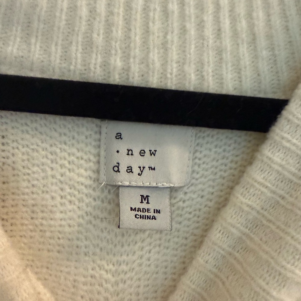 Target - A New Day - Cream Sweater COZY - Picture 4 of 4